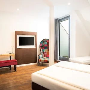 Hotel Elaya Center